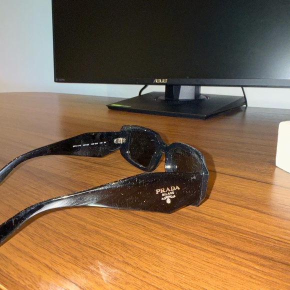 Prada Black Stylish Glasses - Picture 2 of 2